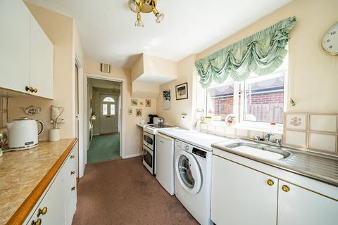 10 Beech Close, Byfleet, West Byfleet, KT14 7PS