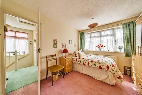 10 Beech Close, Byfleet, West Byfleet, KT14 7PS