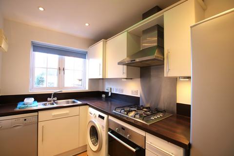 2 Derisley Close, Byfleet, West Byfleet, KT14 7QA