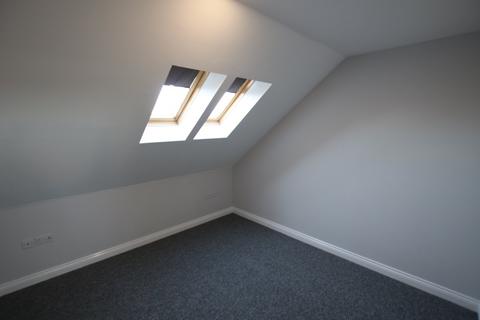 2 Derisley Close, Byfleet, West Byfleet, KT14 7QA