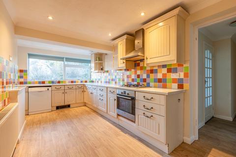 46 Cobs Way, New Haw, Addlestone, KT15 3AF
