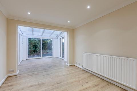 46 Cobs Way, New Haw, Addlestone, KT15 3AF