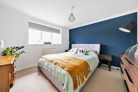 20 Copthall Way, New Haw, Addlestone, KT15 3TX