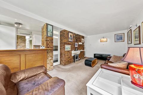 2 bedroom ground floor flat for sale, Langham House Close, Richmond, TW10