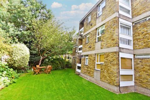 2 bedroom ground floor flat for sale, Langham House Close, Richmond, TW10