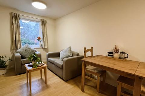 1 bedroom apartment to rent, Hyde Grove, Manchester M13