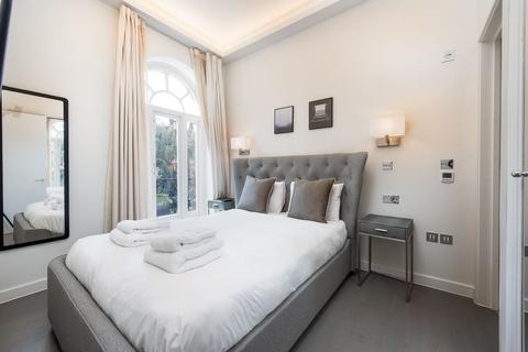 2 bedroom flat to rent, Kensington Court (6), Kensington, London, W8