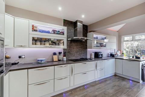 3 bedroom detached house for sale, Chester Drive, North Harrow HA2