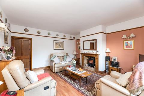 2 bedroom end of terrace house for sale, Ashtofts Mount, Guiseley, Leeds, West Yorkshire, LS20