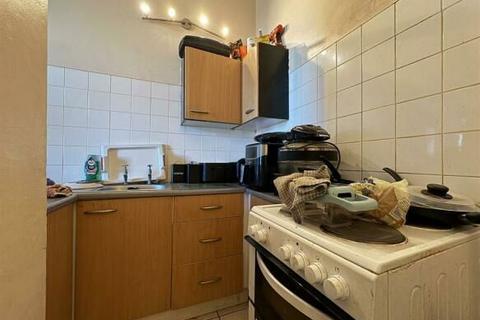 1 bedroom flat for sale, Princess Margaret Road, East Tilbury, Tilbury, Essex, RM18 8YR