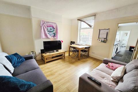 4 bedroom semi-detached house for sale, Lace Street, Dunkirk, NG7 2JG