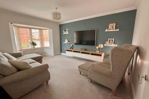 4 bedroom detached house for sale, Goswell Square, Alton, Hampshire
