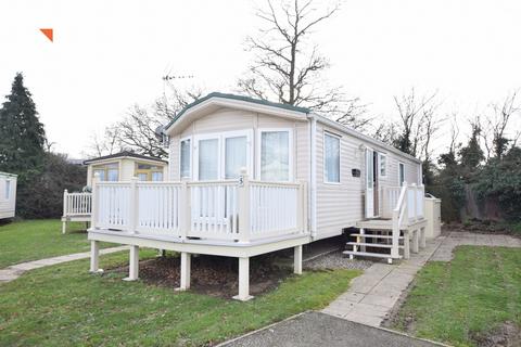 2 bedroom mobile home for sale - Oaklands Holiday Park, Colchester Road, St Osyth