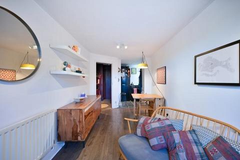 1 bedroom flat for sale - Flat 1, 5 High Street, Kingston Upon Thames, London, KT1 4DA