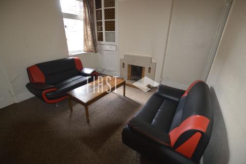 4 bedroom terraced house to rent, Thurlow Road, Leicester LE2
