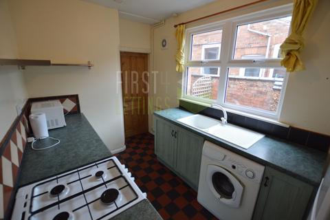 4 bedroom terraced house to rent, Lytton Road, Leicester LE2