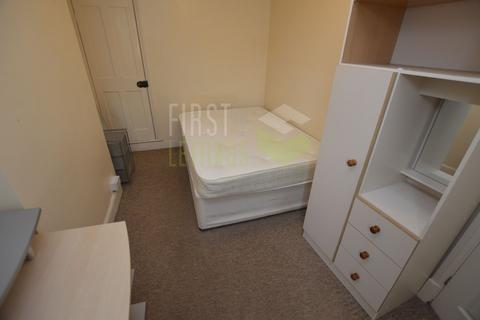 2 bedroom terraced house to rent, Westbury Road, Leicester LE2