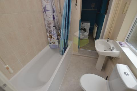 2 bedroom terraced house to rent, Westbury Road, Leicester LE2