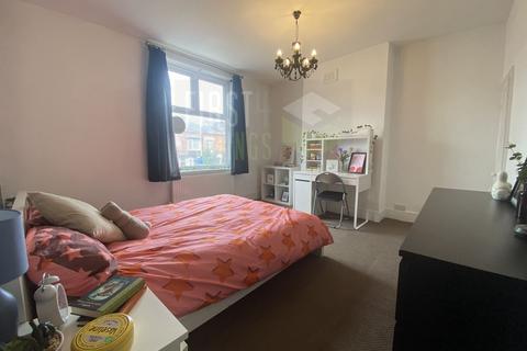 3 bedroom terraced house to rent, Welford Road, Leicester LE2