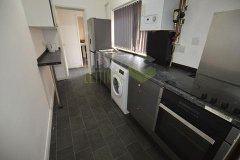 2 bedroom terraced house to rent, Burnmoor Street, Leicester LE2