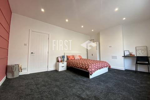 4 bedroom terraced house to rent, Hazel Street, Leicester LE2