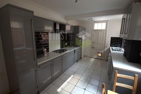 4 bedroom terraced house to rent, Tennyson Street, Leicester LE2