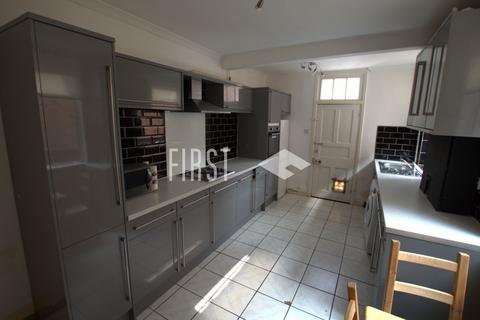 4 bedroom terraced house to rent, Tennyson Street, Leicester LE2
