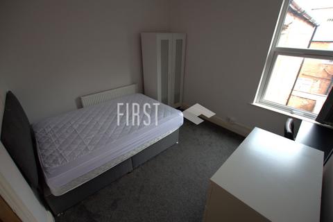 4 bedroom terraced house to rent, Tennyson Street, Leicester LE2