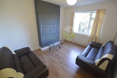 3 bedroom semi-detached house to rent, Milford Road, Leicester LE2