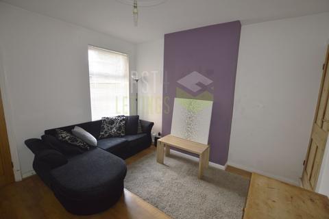 3 bedroom terraced house to rent, Lord Byron Street, Leicester LE2