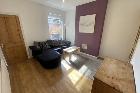 3 bedroom terraced house to rent, Lord Byron Street, Leicester LE2
