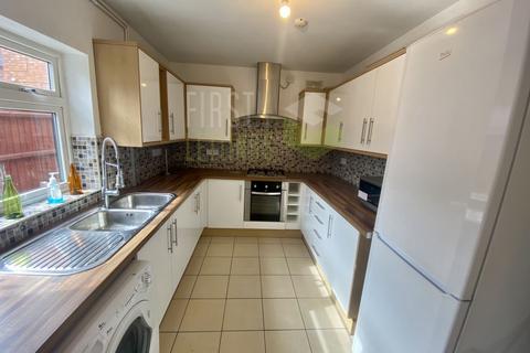 6 bedroom terraced house to rent, Clarendon Park Road, Leicester LE2