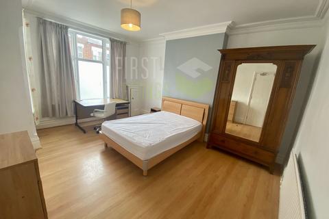 6 bedroom terraced house to rent, Clarendon Park Road, Leicester LE2