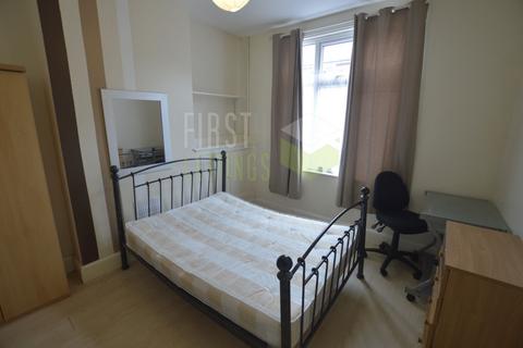 4 bedroom terraced house to rent, Howard Road, Leicester LE2