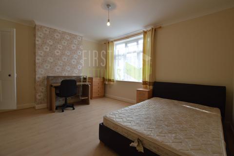4 bedroom terraced house to rent, Howard Road, Leicester LE2