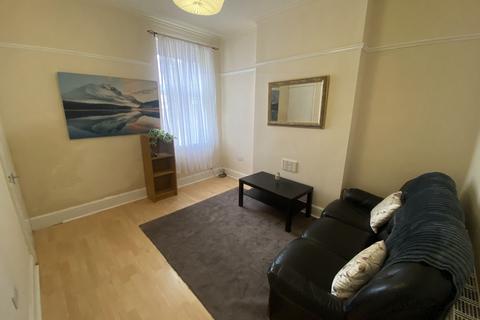 4 bedroom terraced house to rent, Beaconsfield Road, Leicester LE3
