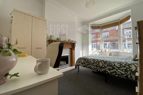 5 bedroom terraced house to rent, Thurlow Road, Leicester LE2