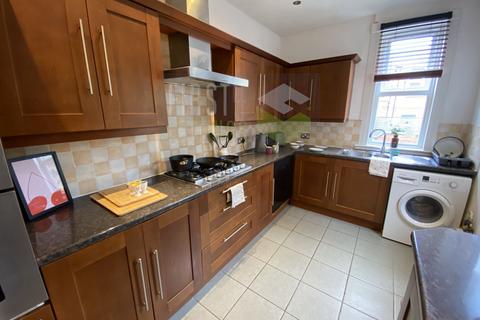 5 bedroom terraced house to rent, Thurlow Road, Leicester LE2