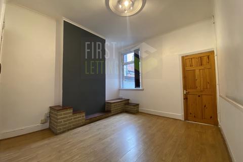 2 bedroom terraced house to rent, Farringdon Street, Leicester LE5