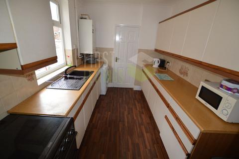 4 bedroom terraced house to rent, Filbert Street East, Leicester LE2