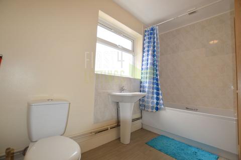 4 bedroom terraced house to rent, Grasmere Street, Leicester LE2