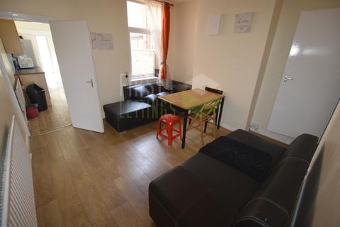 4 bedroom terraced house to rent - Wilberforce Road, Leicester LE3