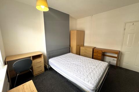 3 bedroom terraced house to rent, St. Leonards Road, Leicester LE2