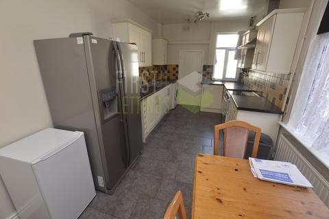 4 bedroom terraced house to rent, St. Albans Road, Leicester LE2