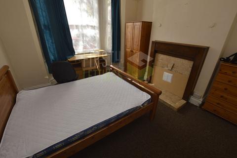 4 bedroom terraced house to rent, St. Albans Road, Leicester LE2
