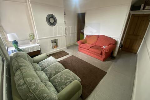 3 bedroom terraced house to rent, Hartopp Road, Leicester LE2