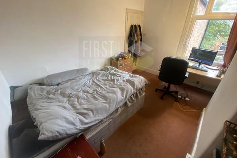 3 bedroom terraced house to rent, Hartopp Road, Leicester LE2