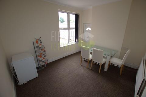 4 bedroom terraced house to rent, Hazel Street, Leicester LE2