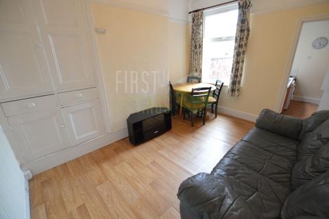 3 bedroom terraced house to rent, Welford Road, Leicester LE2