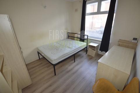 4 bedroom terraced house to rent, Glossop Street, Leicester LE5